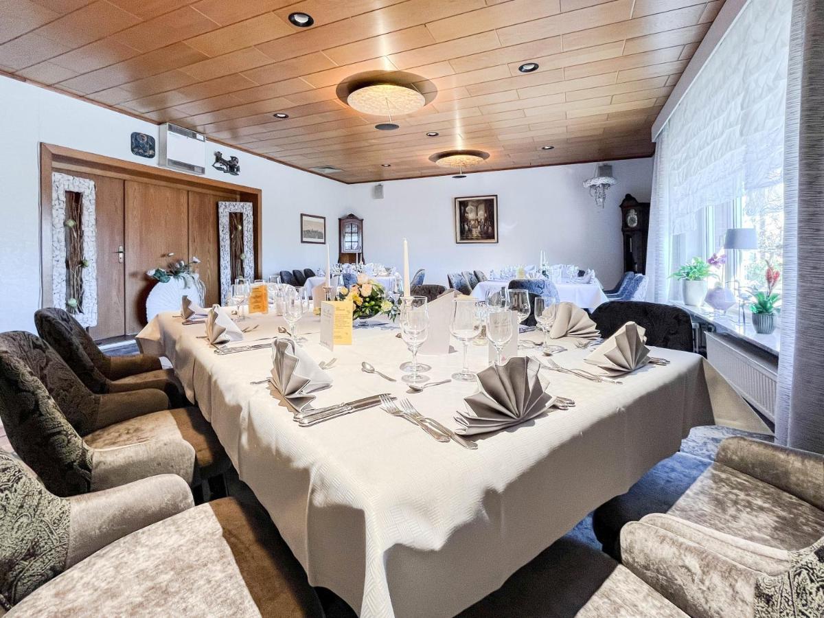 Hotel-Restaurant Vier Linden Stade Bagian luar foto