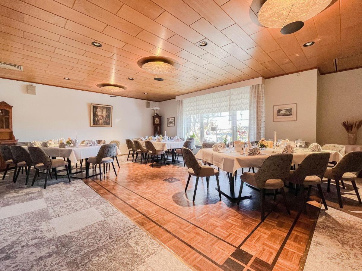 Hotel-Restaurant Vier Linden Stade Bagian luar foto