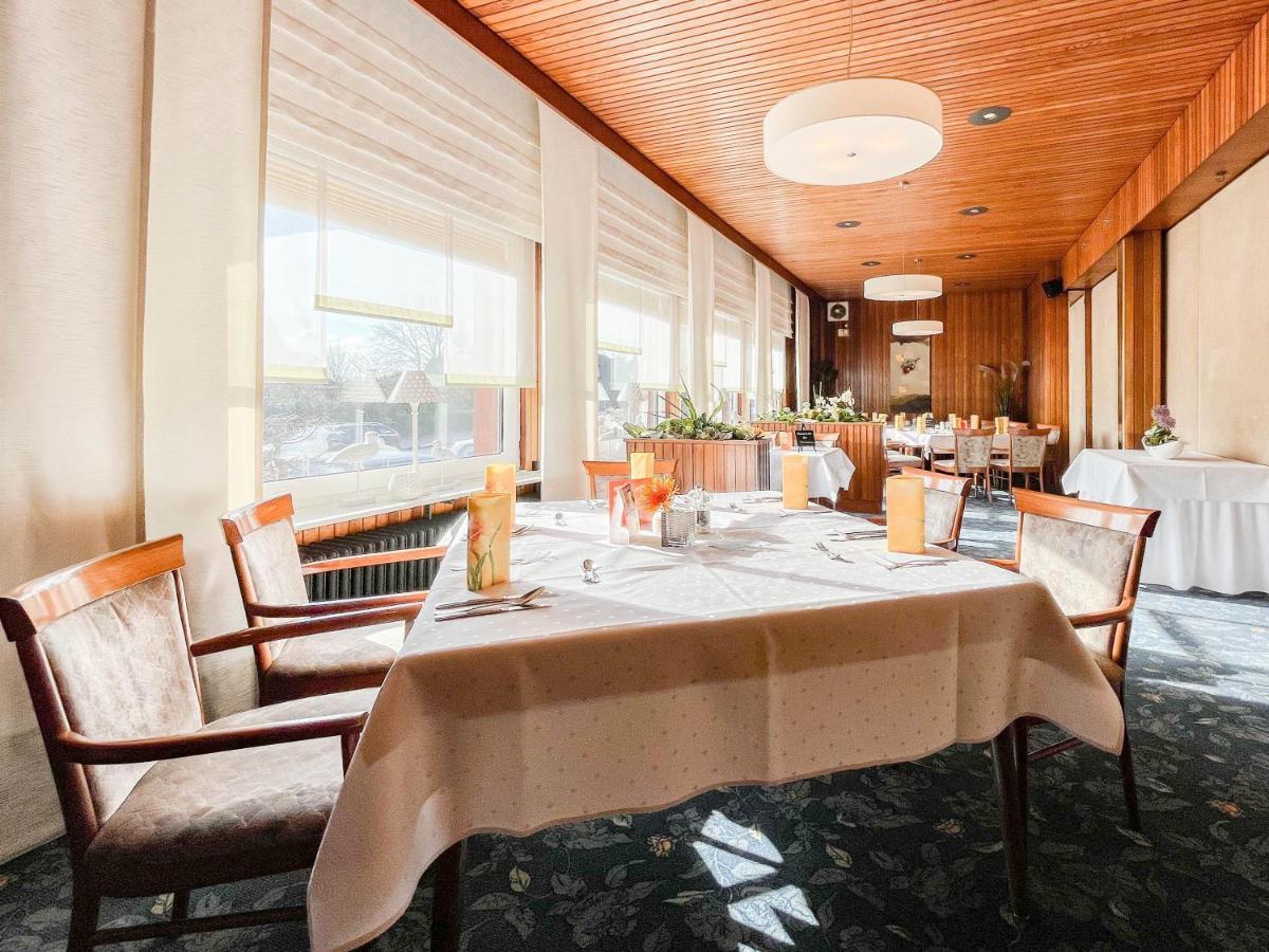 Hotel-Restaurant Vier Linden Stade Bagian luar foto