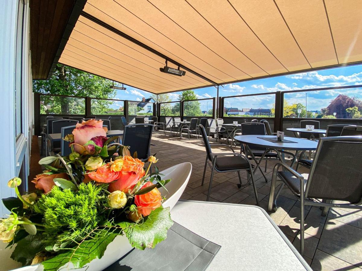 Hotel-Restaurant Vier Linden Stade Bagian luar foto
