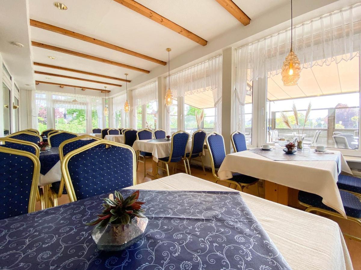 Hotel-Restaurant Vier Linden Stade Bagian luar foto